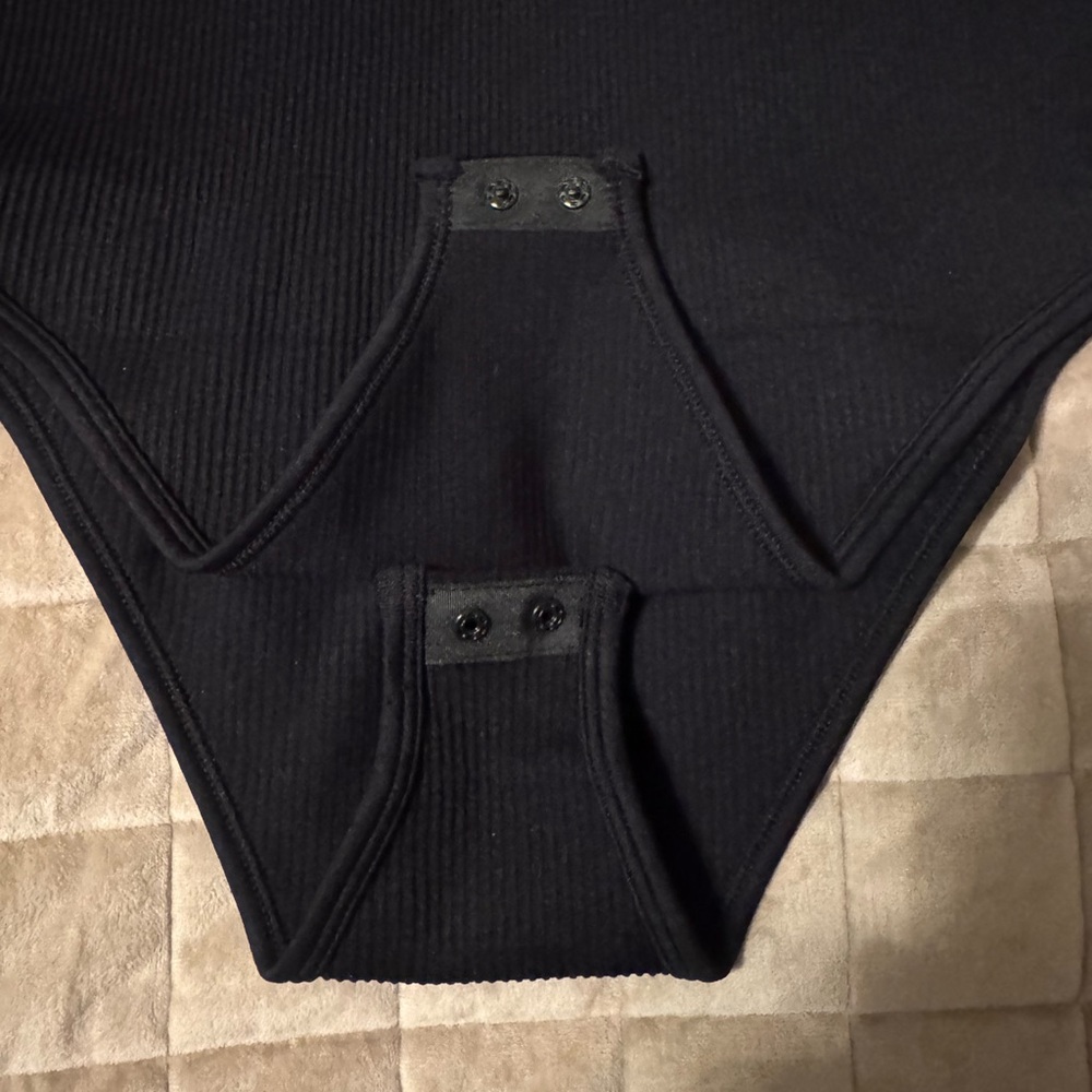 𝐍𝐖𝐎𝐓 OQQ Medium Black Ribbed Half Zip Sleeveless 𝐁𝐨𝐝𝐲𝐬𝐮𝐢𝐭 - Picture 3 of 6